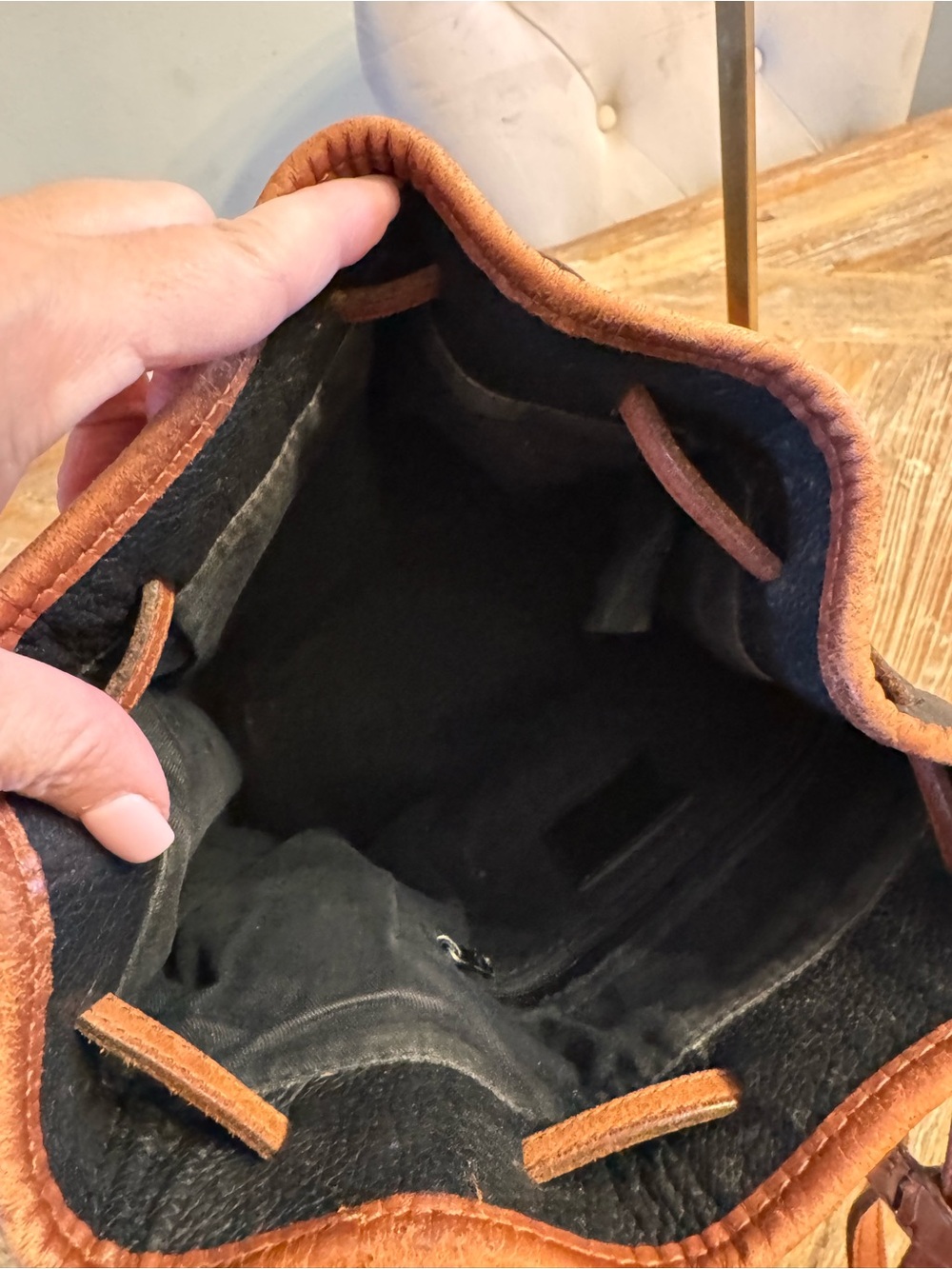 Leather Conpany Drawstring Crossbody Bag - Black & Brown - Picture 5 of 8